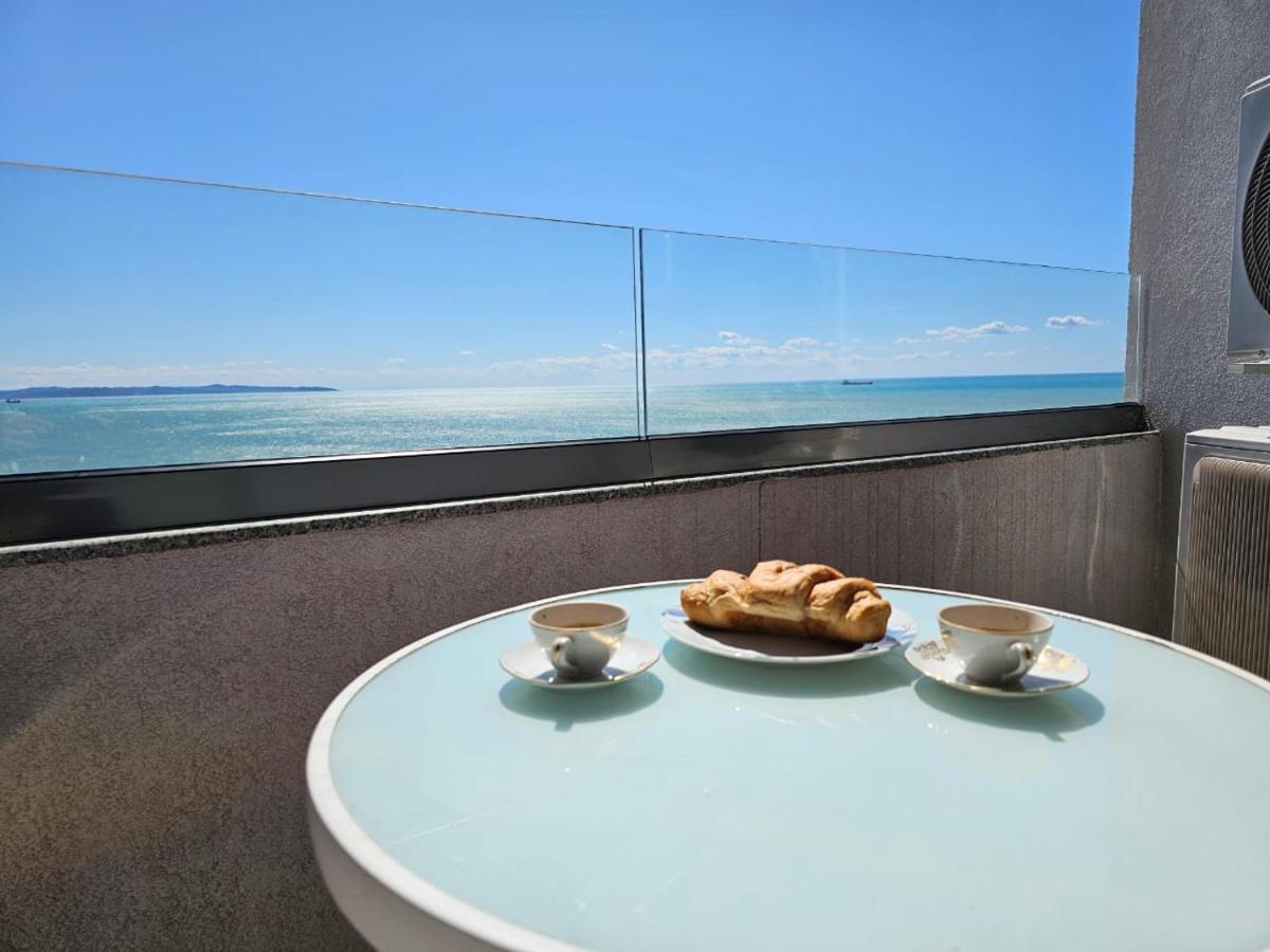 Sky & Sea View Luxury Apartments ดูร์เรส ภายนอก รูปภาพ