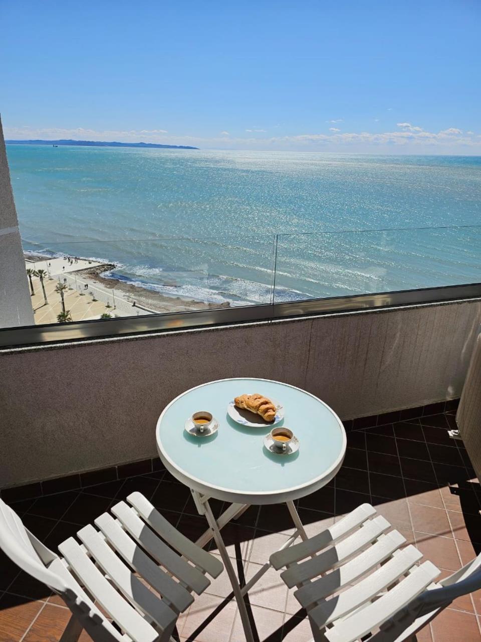 Sky & Sea View Luxury Apartments ดูร์เรส ภายนอก รูปภาพ