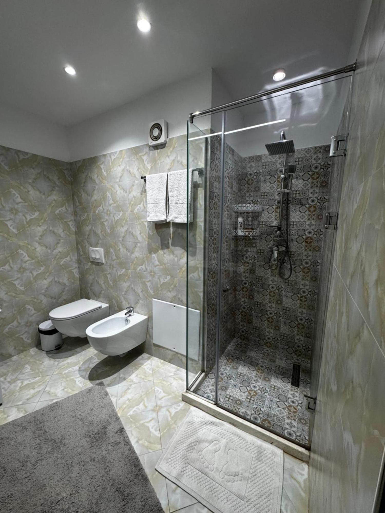Sky & Sea View Luxury Apartments ดูร์เรส ภายนอก รูปภาพ